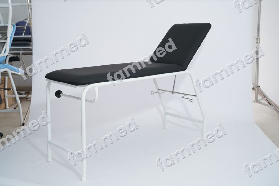 Table d'examen peinte